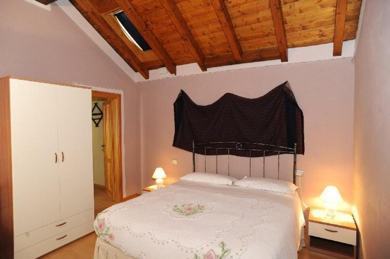 Appartamenti Vacanze E Camere Roccetta Fiorita Pettenasco Ngoại thất bức ảnh