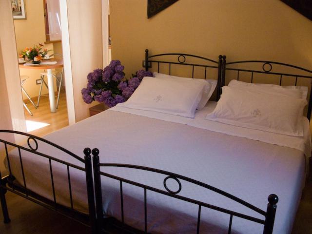 Appartamenti Vacanze E Camere Roccetta Fiorita Pettenasco Ngoại thất bức ảnh