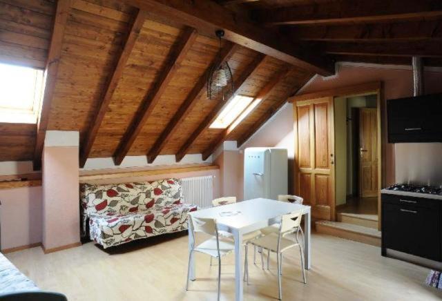 Appartamenti Vacanze E Camere Roccetta Fiorita Pettenasco Ngoại thất bức ảnh