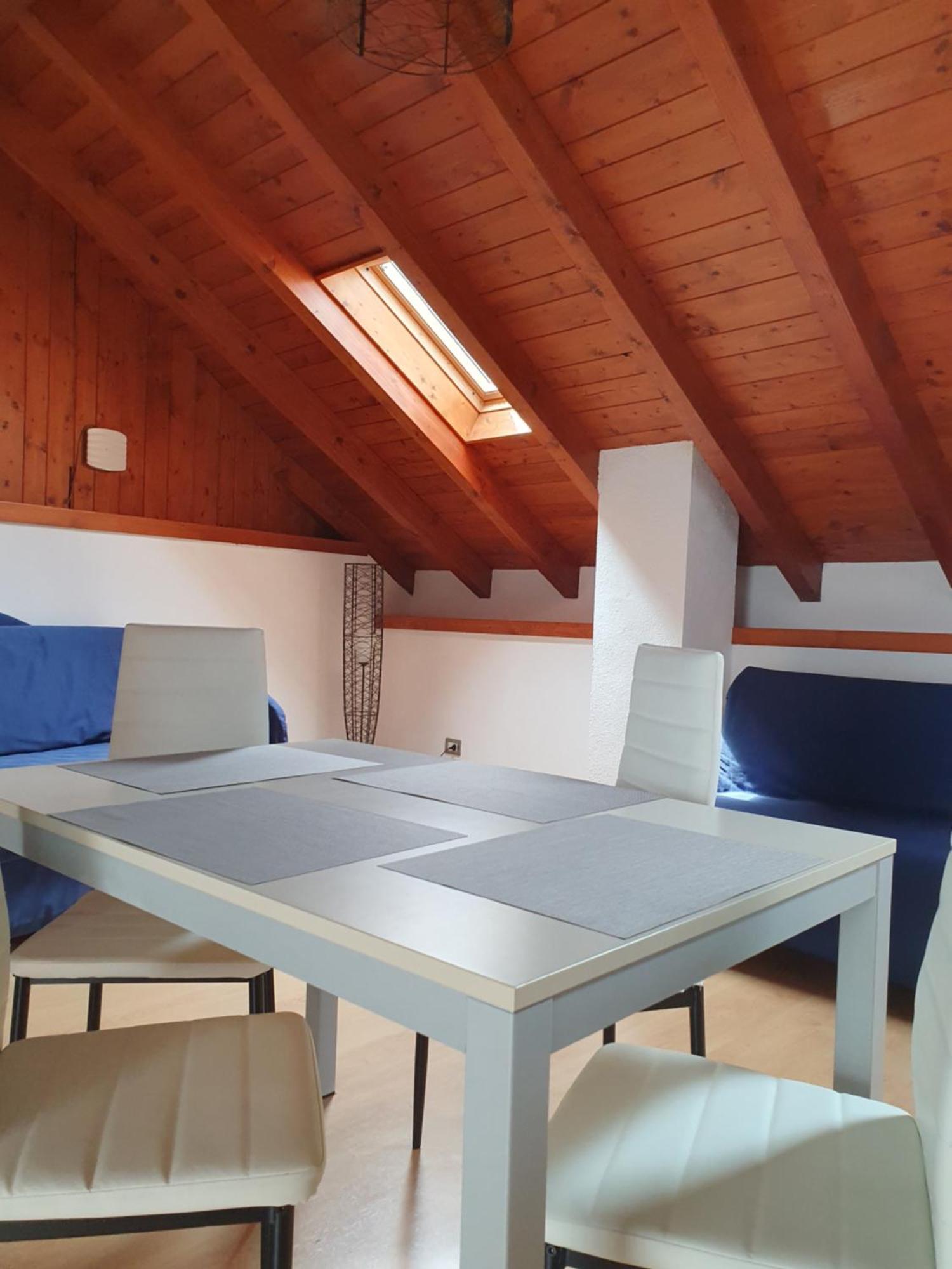 Appartamenti Vacanze E Camere Roccetta Fiorita Pettenasco Phòng bức ảnh