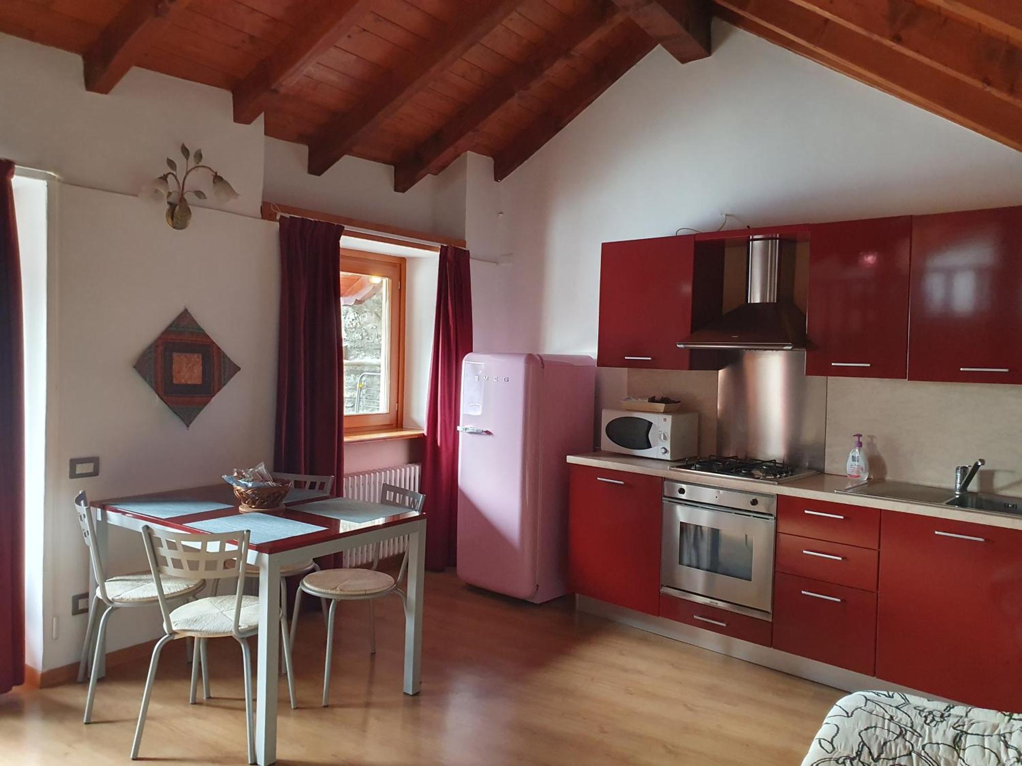 Appartamenti Vacanze E Camere Roccetta Fiorita Pettenasco Phòng bức ảnh